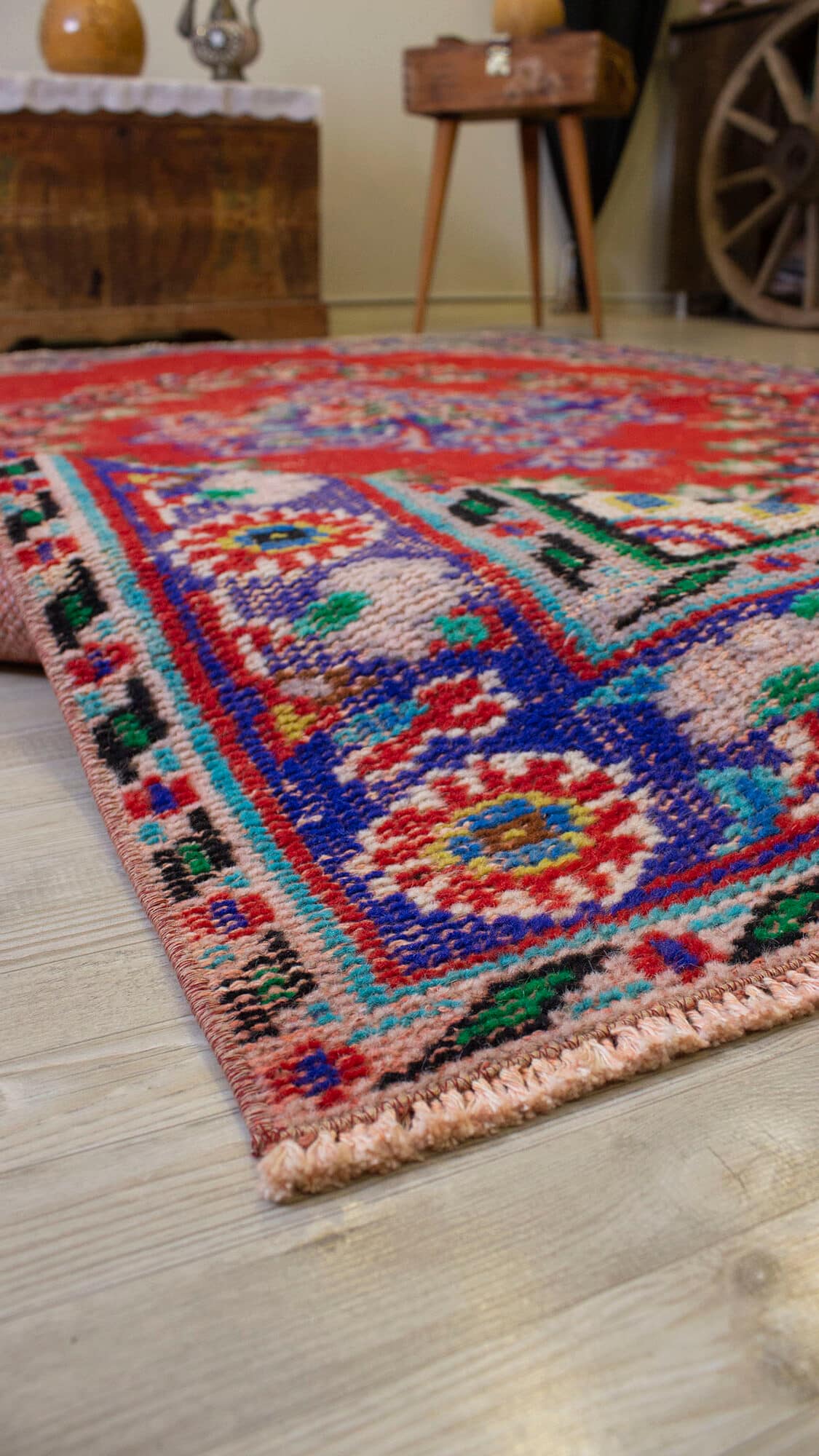 Handmade Vintage Rug — detail view 4, handmade vintage rug