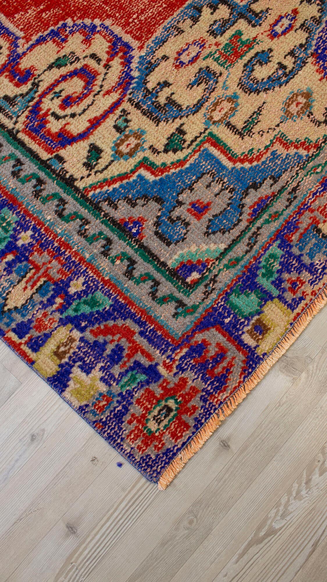 Hand-Woven Rug with Fine Craftsmanship — detail view 5, handmade vintage rug