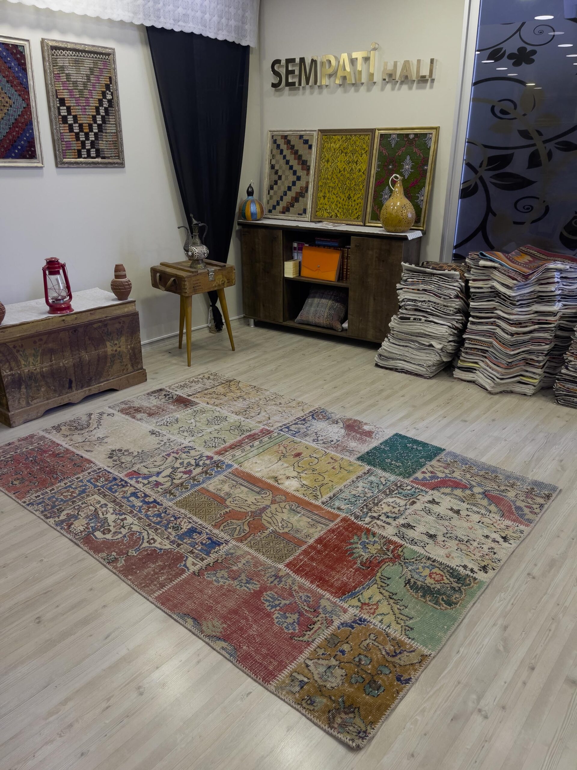 Vintage-Style Handwoven Patchwork Rug, vintage rug, Handmade, hand-knotted wool, cotton & silk, size 162 × 232 cm, from Ladik