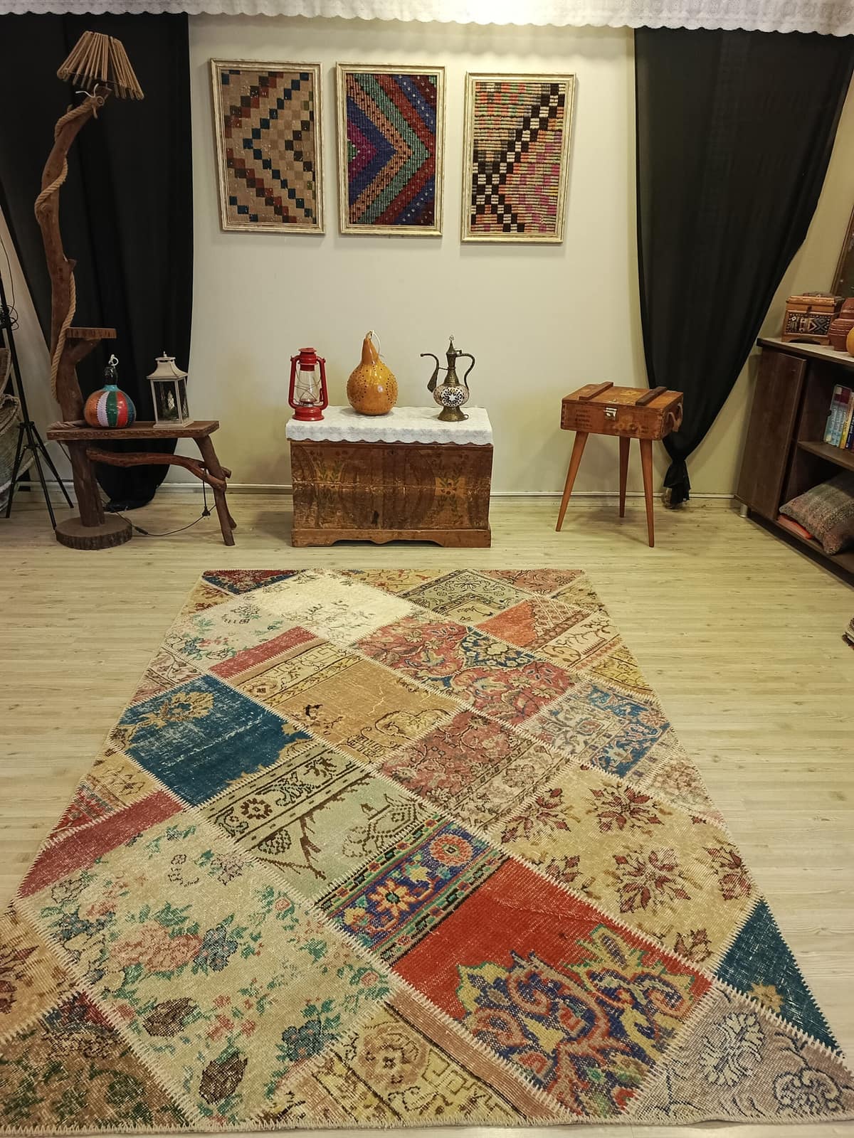 Handwoven Patchwork Rug with Fine Craftsmanship, vintage rug, Handmade, hand-knotted wool, size 160 × 230 cm, from Antalya
