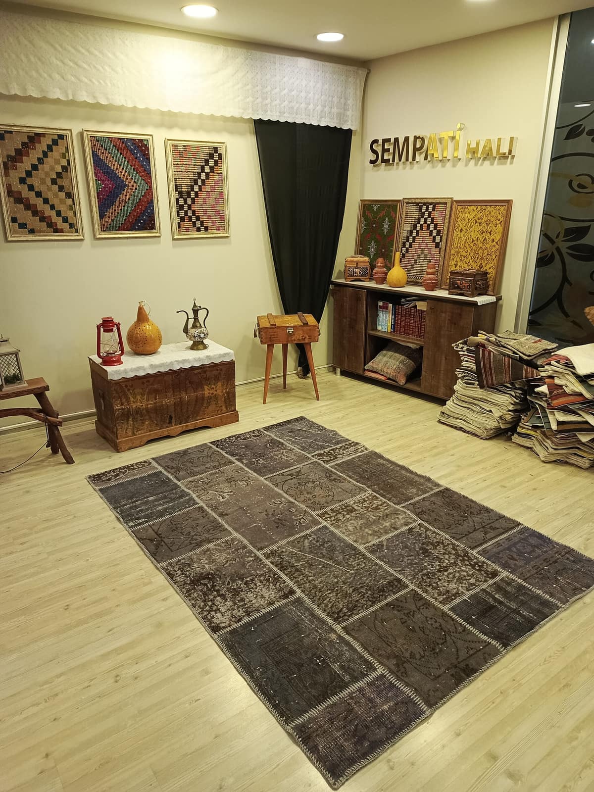 Handmade Vintage-Style Wool Patchwork Rug — detail view 2, handmade vintage rug