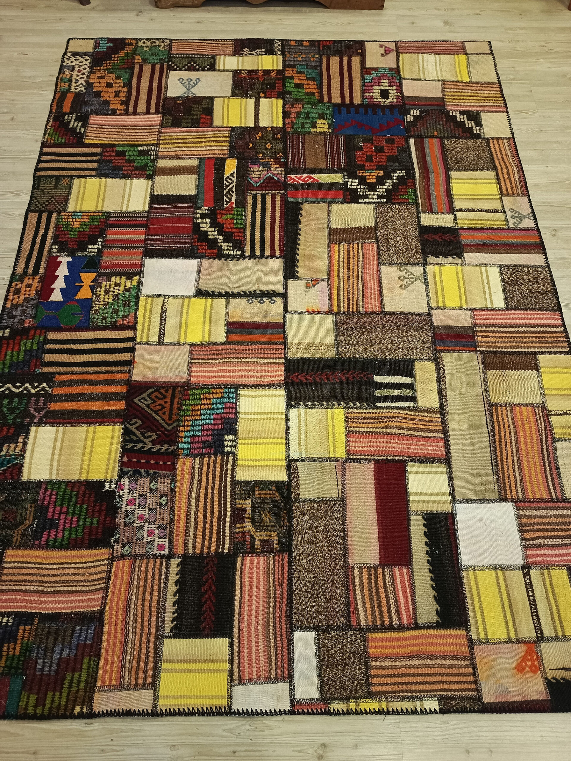Classic Handwoven Patchwork Rug — detail view 4, handmade vintage rug