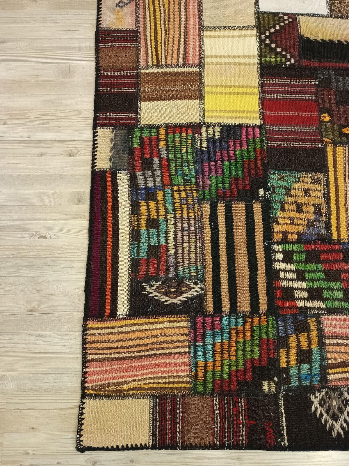 Hand-Woven Patchwork Rug with Fine Craftsmanship — detail view 2, handmade vintage rug