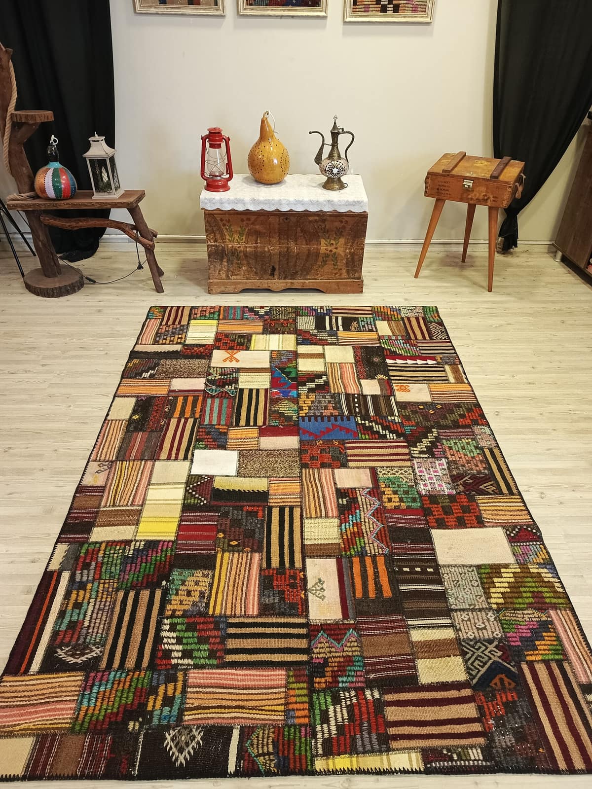 Hand-Woven Patchwork Rug with Fine Craftsmanship — detail view 4, handmade vintage rug