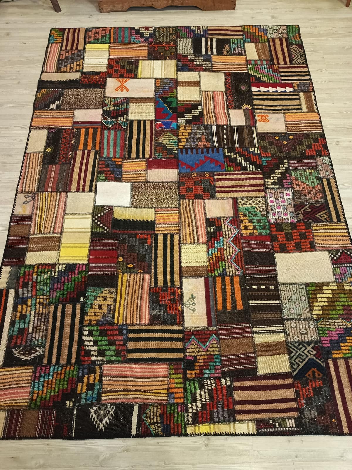 Hand-Woven Patchwork Rug with Fine Craftsmanship, vintage rug, Handmade, hand-knotted wool, cotton & silk, size 160 × 230 cm, from Gaziantep