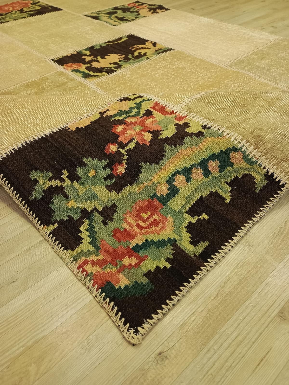 Vintage-Style Wool Patchwork Rug — detail view 2, handmade vintage rug
