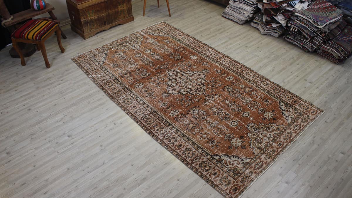 Distressed Handmade Wool Vintage Rug, vintage rug, Handmade, hand-knotted cotton, size 164 × 279 cm, from Ladik