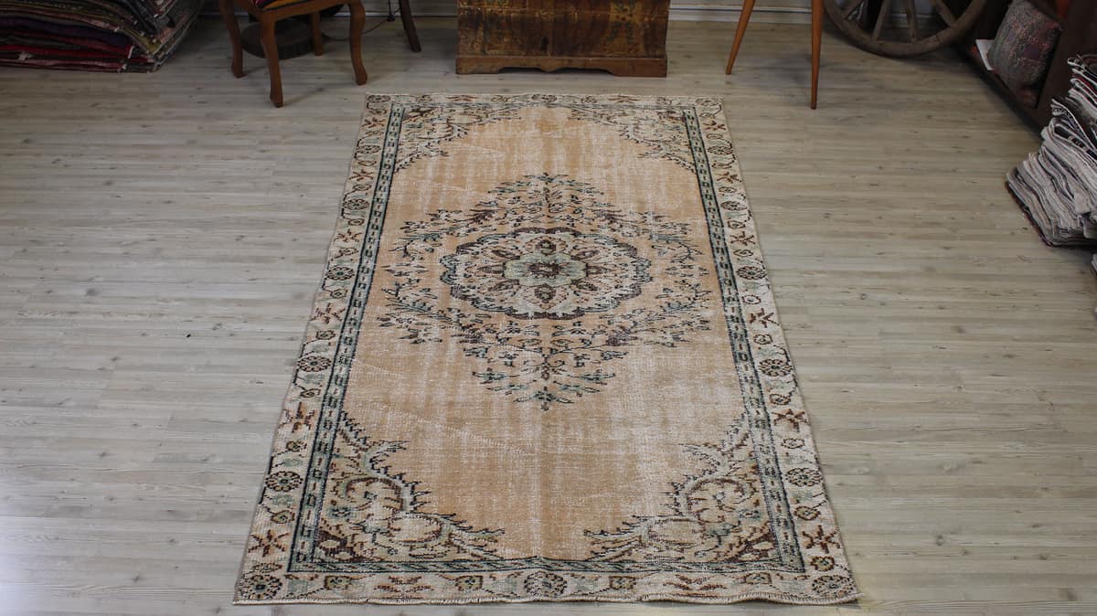 Distressed Vintage Wool Rug — detail view 3, handmade vintage rug
