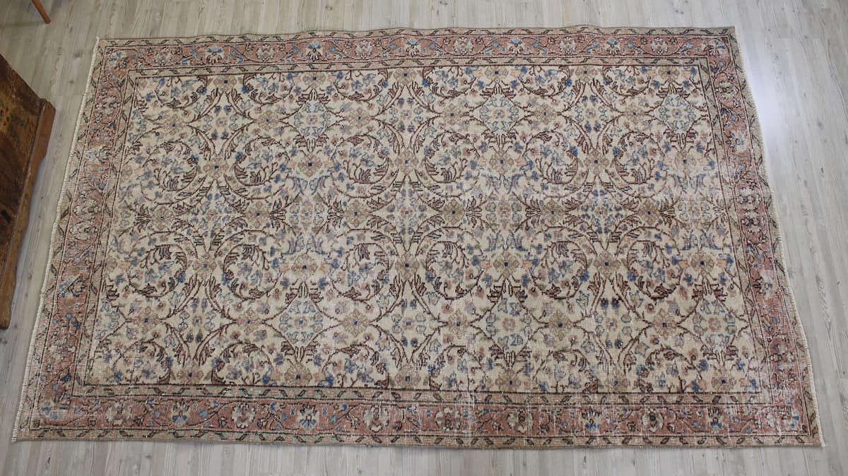 Vintage Handwoven Wool Rug — detail view 3, handmade vintage rug