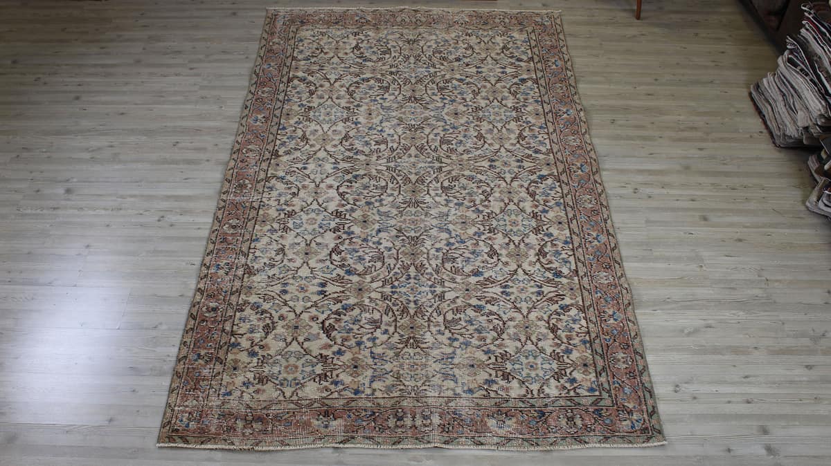 Vintage Handwoven Wool Rug — detail view 4, handmade vintage rug