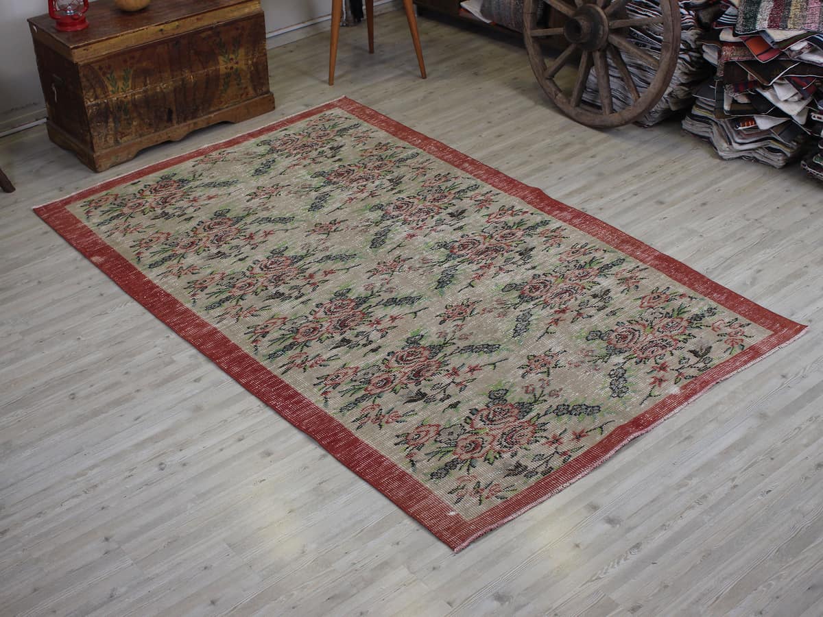 Vintage Wool Hand-Knotted Rug — detail view 2, handmade vintage rug