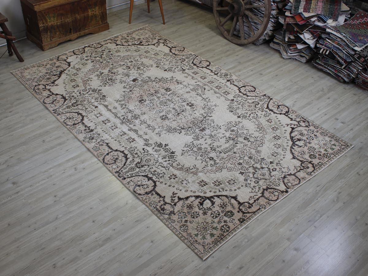 Vintage Handmade Wool Rug, vintage rug, Handmade, hand-knotted wool & silk, size 178 × 297 cm, from Kayseri