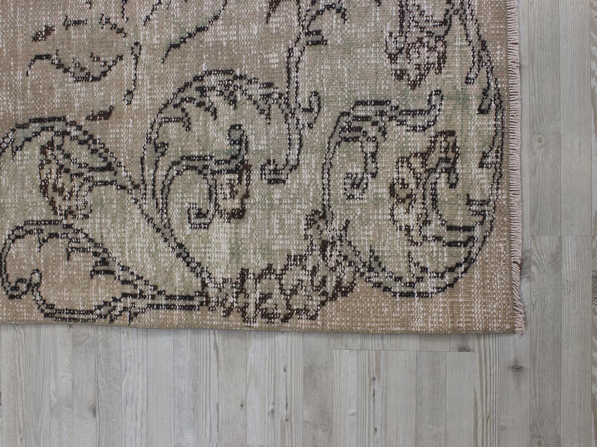 Vintage Wool Rug — detail view 5, handmade vintage rug