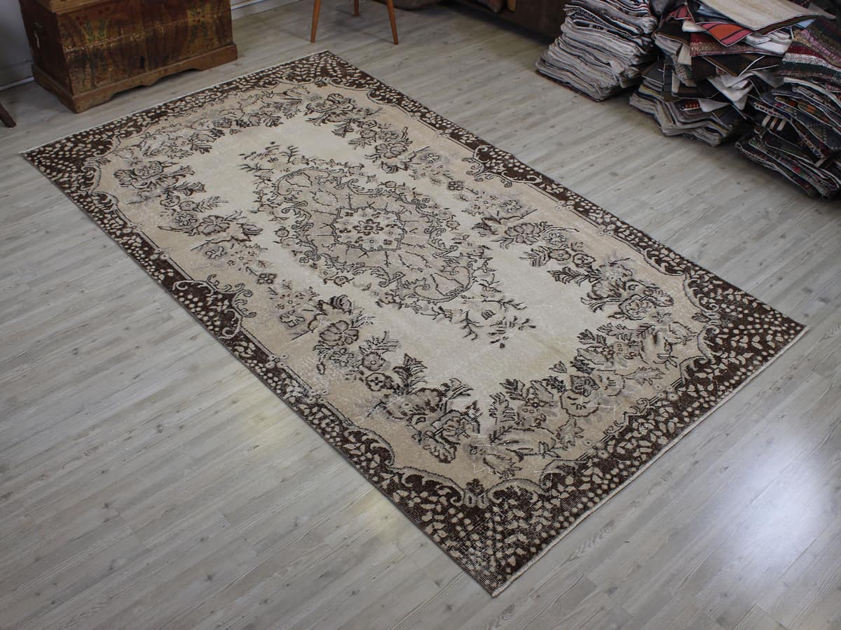 Vintage Hand-Woven Wool Rug, vintage rug, Handmade, hand-knotted wool, size 161 × 282 cm, from Anatolia