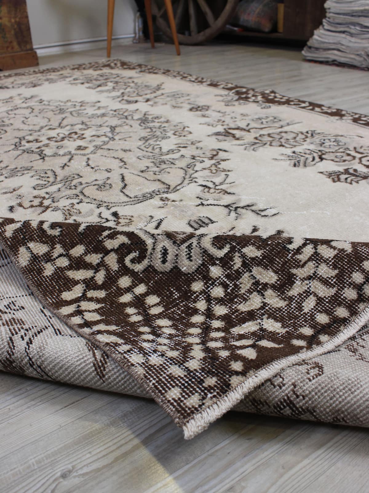 Vintage Hand-Woven Wool Rug — detail view 5, handmade vintage rug