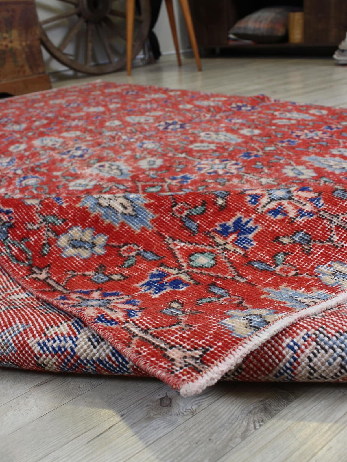 Hand-Woven Wool Vintage Rug — detail view 3, handmade vintage rug