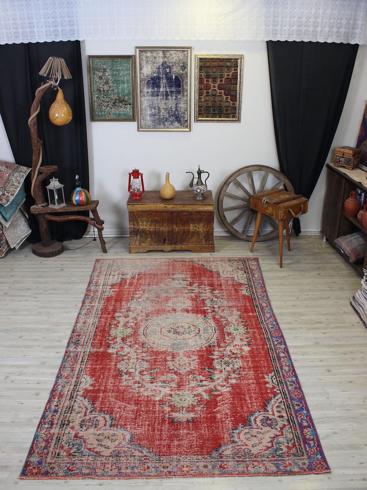 Handmade Wool Vintage Rug — detail view 3, handmade vintage rug