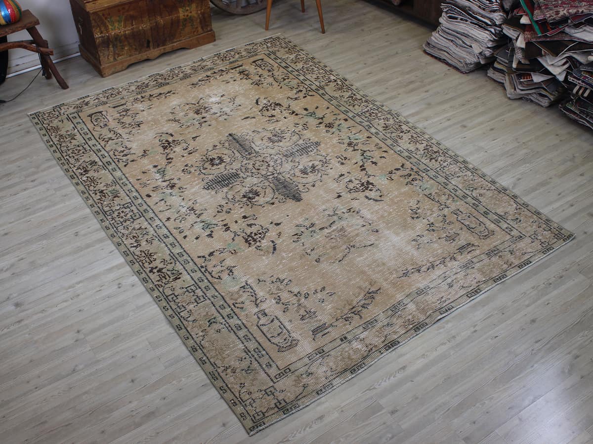 Vintage Hand-Woven Wool Rug, vintage rug, Handmade, hand-knotted wool, cotton & silk, size 190 × 275 cm, from Yahyalı