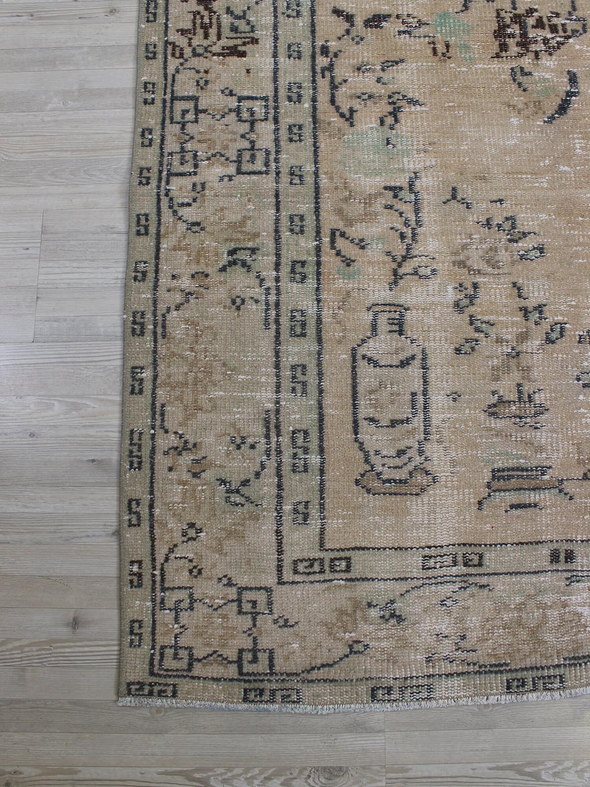 Vintage Hand-Woven Wool Rug — detail view 3, handmade vintage rug