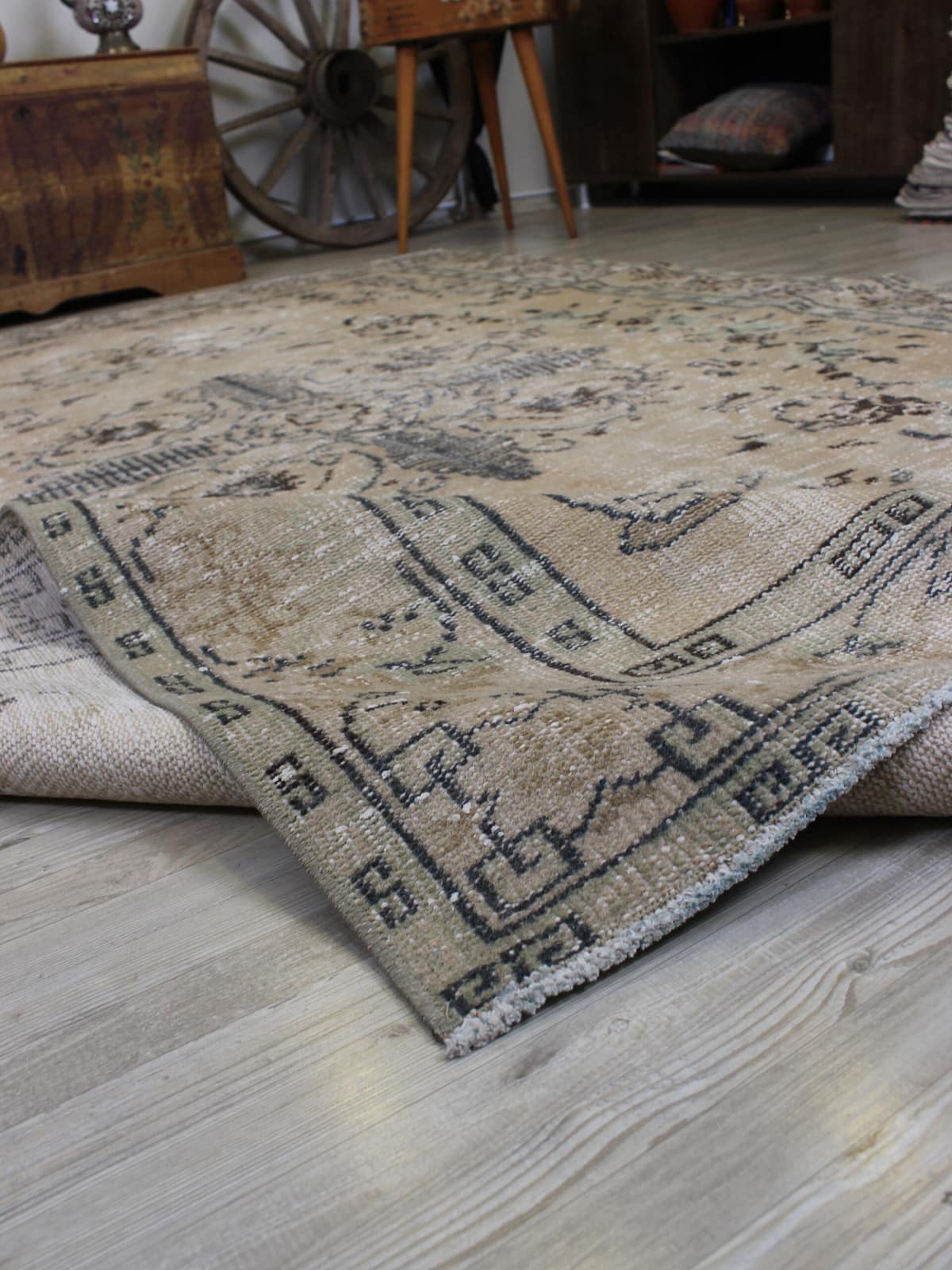 Vintage Hand-Woven Wool Rug — detail view 5, handmade vintage rug
