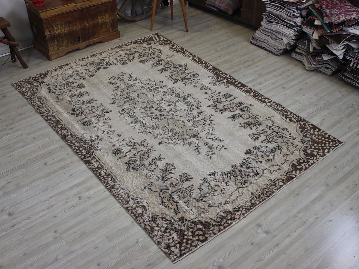 Vintage Handmade Wool Rug, vintage rug, Handmade, hand-knotted silk, size 176 × 258 cm, from Oushak