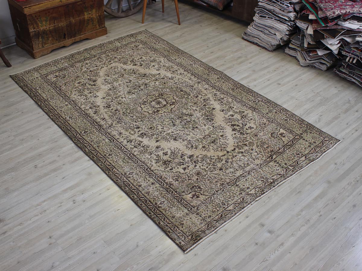 Vintage-Style Handmade Wool Rug, vintage rug, Handmade, hand-knotted wool & silk, size 164 × 257 cm, from Manisa