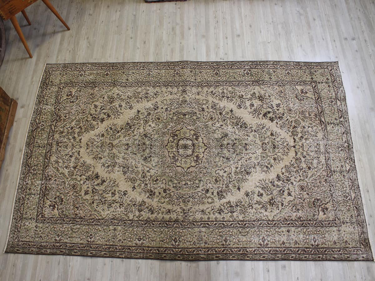 Vintage-Style Handmade Wool Rug — detail view 2, handmade vintage rug