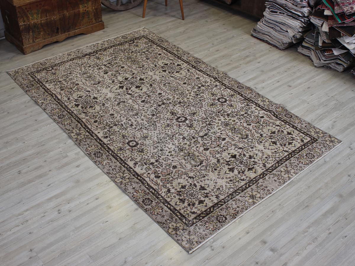Vintage-Style Wool Hand-Knotted Rug, vintage rug, Handmade, hand-knotted wool & silk, size 152 × 244 cm, from Gaziantep