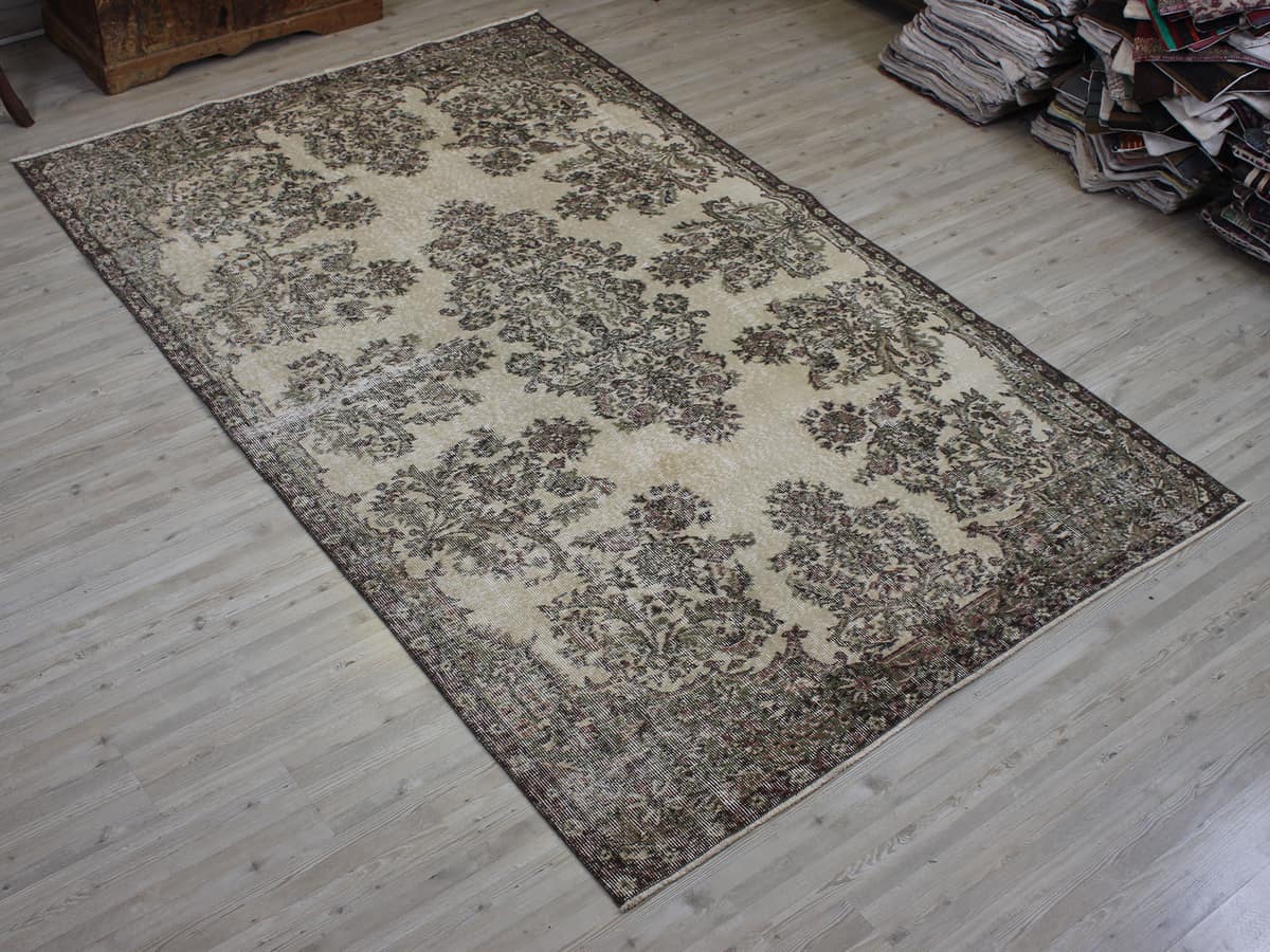Distressed Vintage Handmade Rug, vintage rug, Handmade, hand-knotted wool & silk, size 170 × 267 cm, from Anatolia