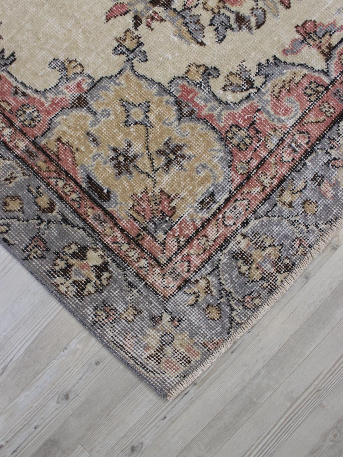 Vintage Rug — detail view 4, handmade vintage rug