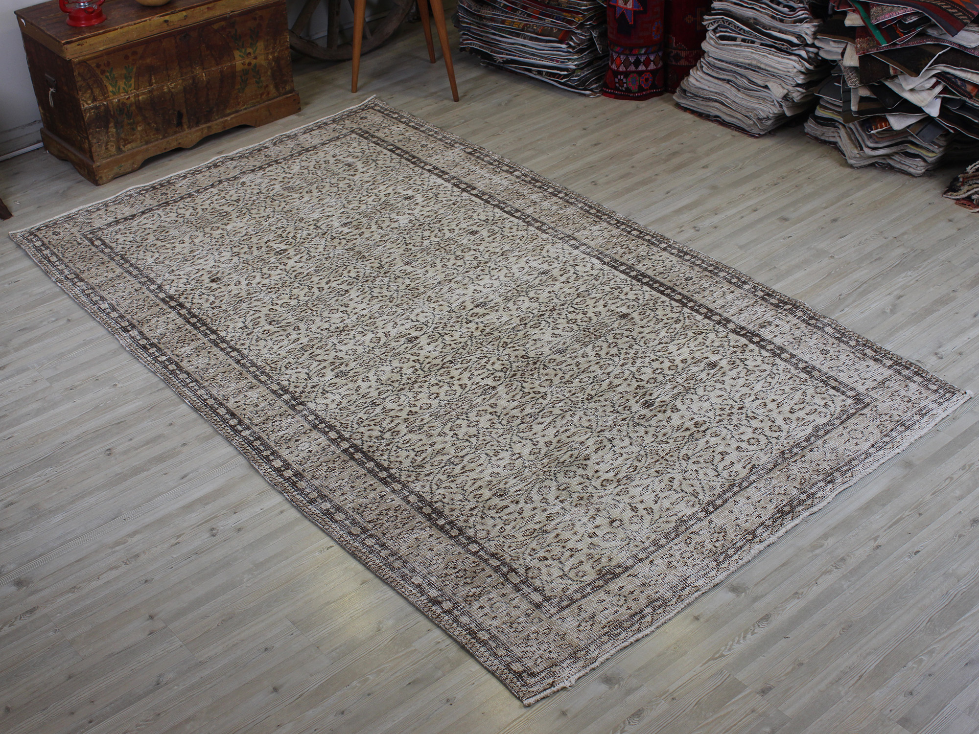 Distressed Wool Vintage Hand-Woven Rug, vintage rug, Handmade, hand-knotted cotton, size 164 × 273 cm, from Gördes