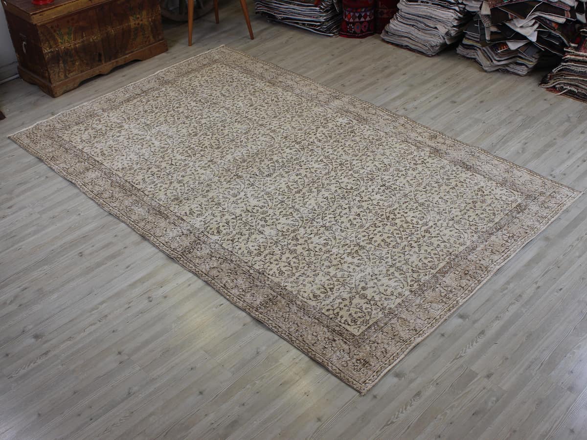 Vintage Handmade Wool Rug, vintage rug, Handmade, hand-knotted wool & silk, size 165 × 264 cm, from Ladik