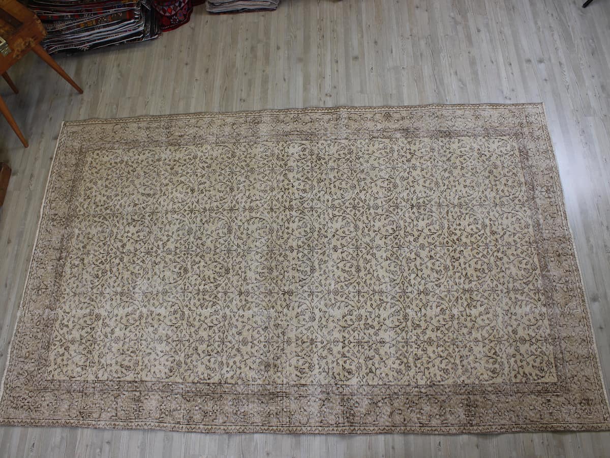 Vintage Handmade Wool Rug — detail view 3, handmade vintage rug