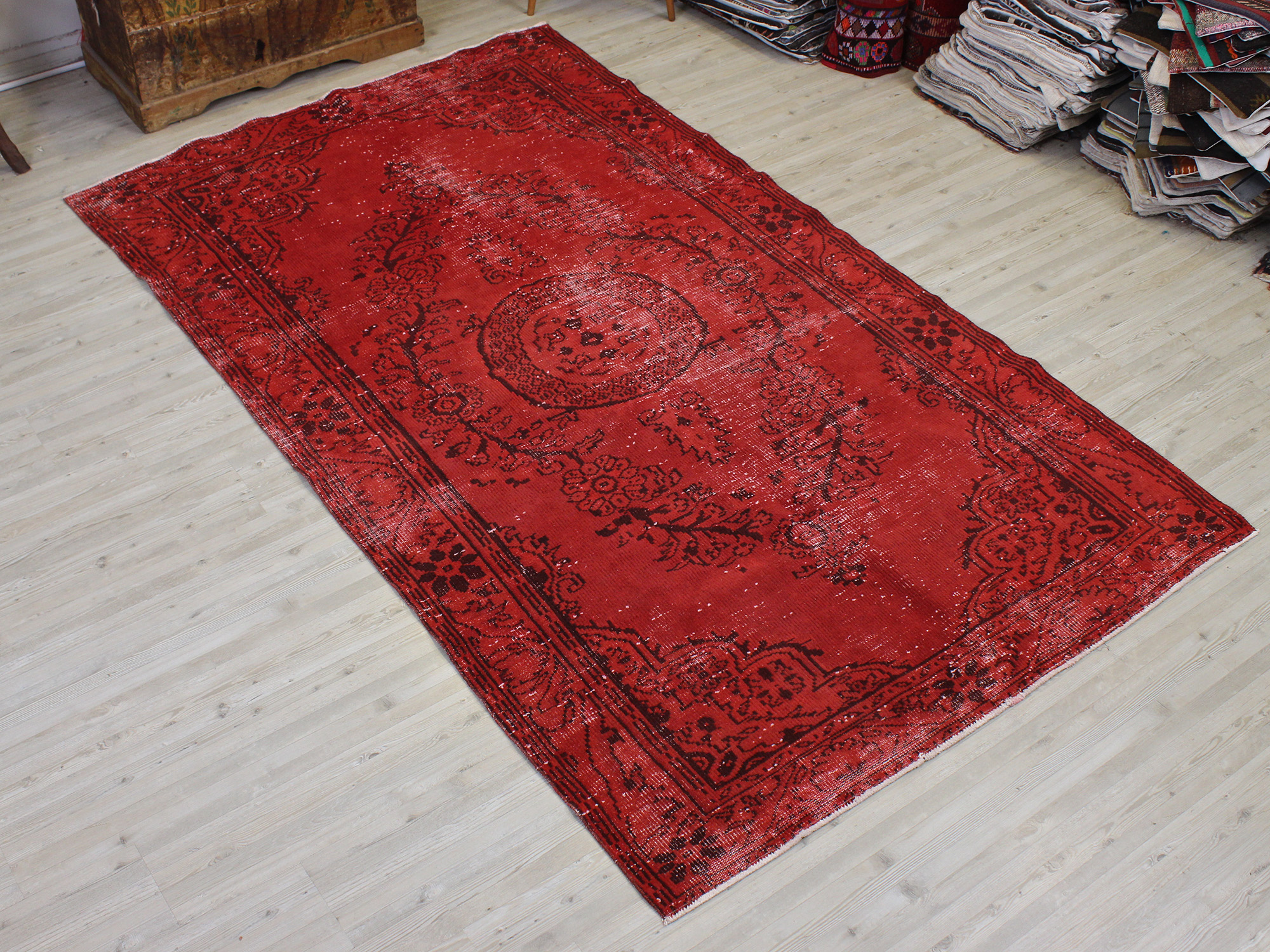 Hand-Woven Distressed Wool Rug, vintage rug, Handmade, hand-knotted wool, size 157 × 262 cm, from Hereke