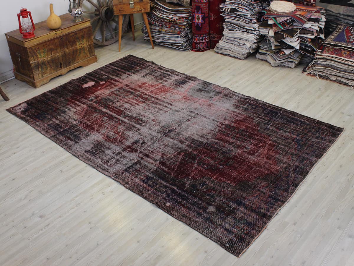 Distressed Hand-Woven Vintage Rug, vintage rug, Handmade, hand-knotted wool, size 175 × 282 cm, from Van