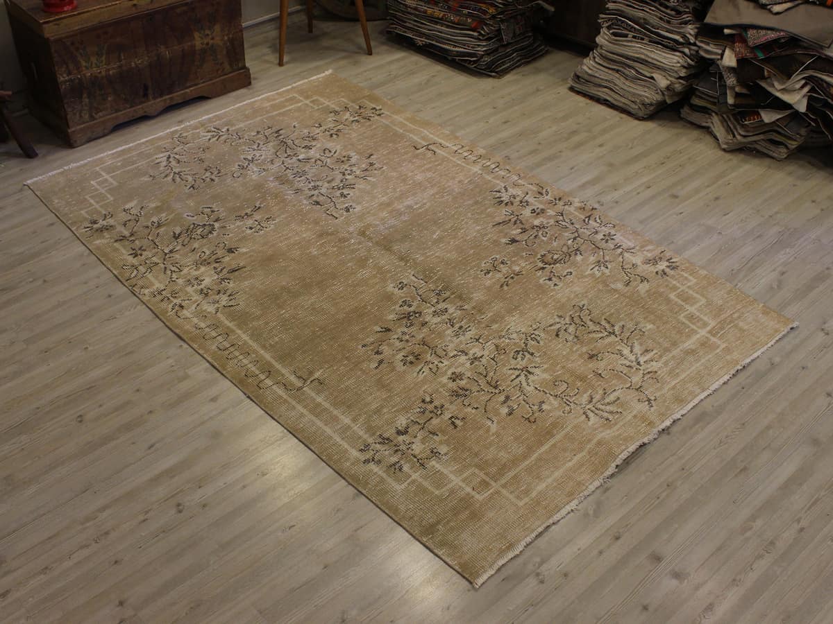 Handwoven Vintage Wool Rug, vintage rug, Handmade, hand-knotted wool & silk, size 155 × 245 cm, from Kayseri