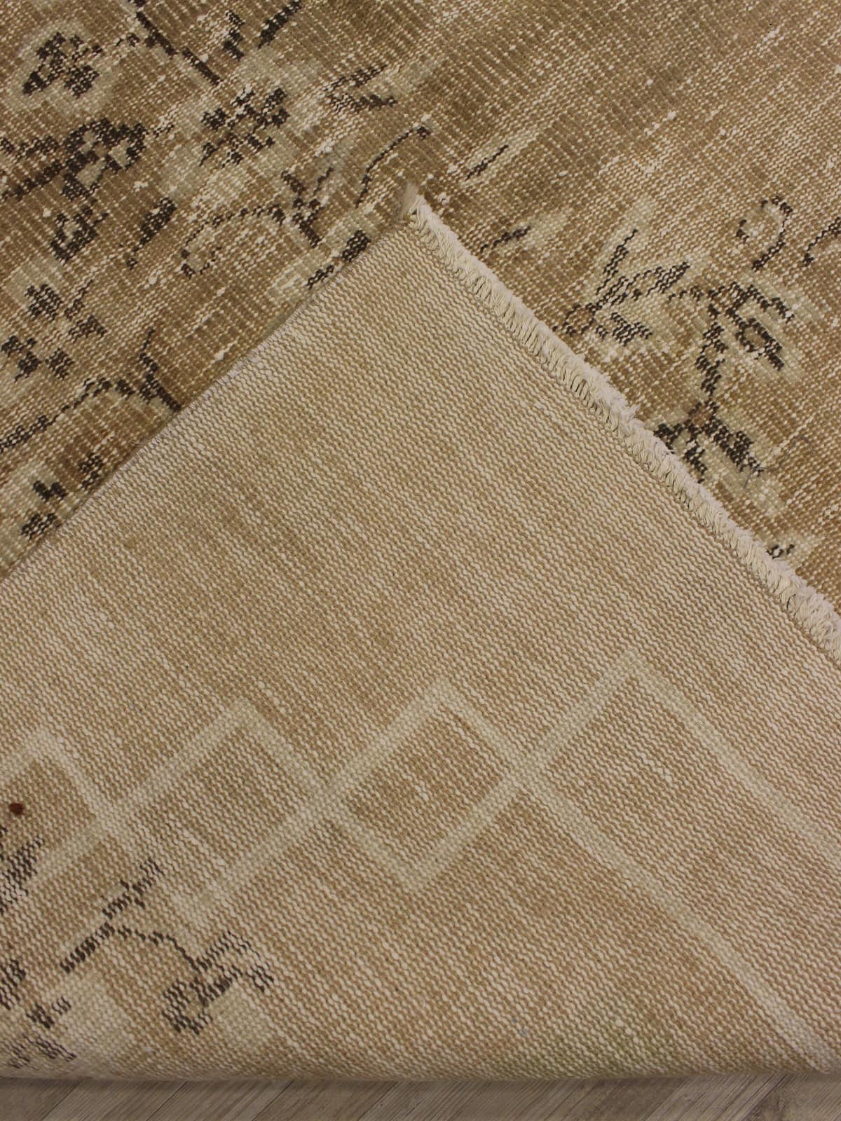 Handwoven Vintage Wool Rug — detail view 5, handmade vintage rug