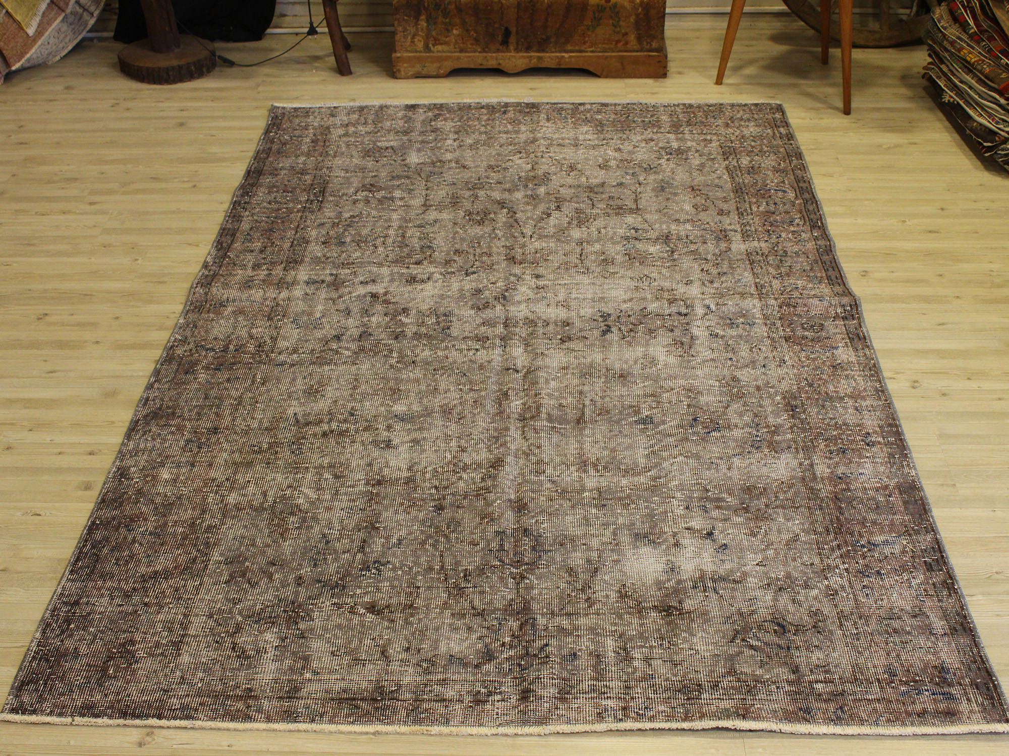 Handmade Wool Rug — detail view 5, handmade vintage rug
