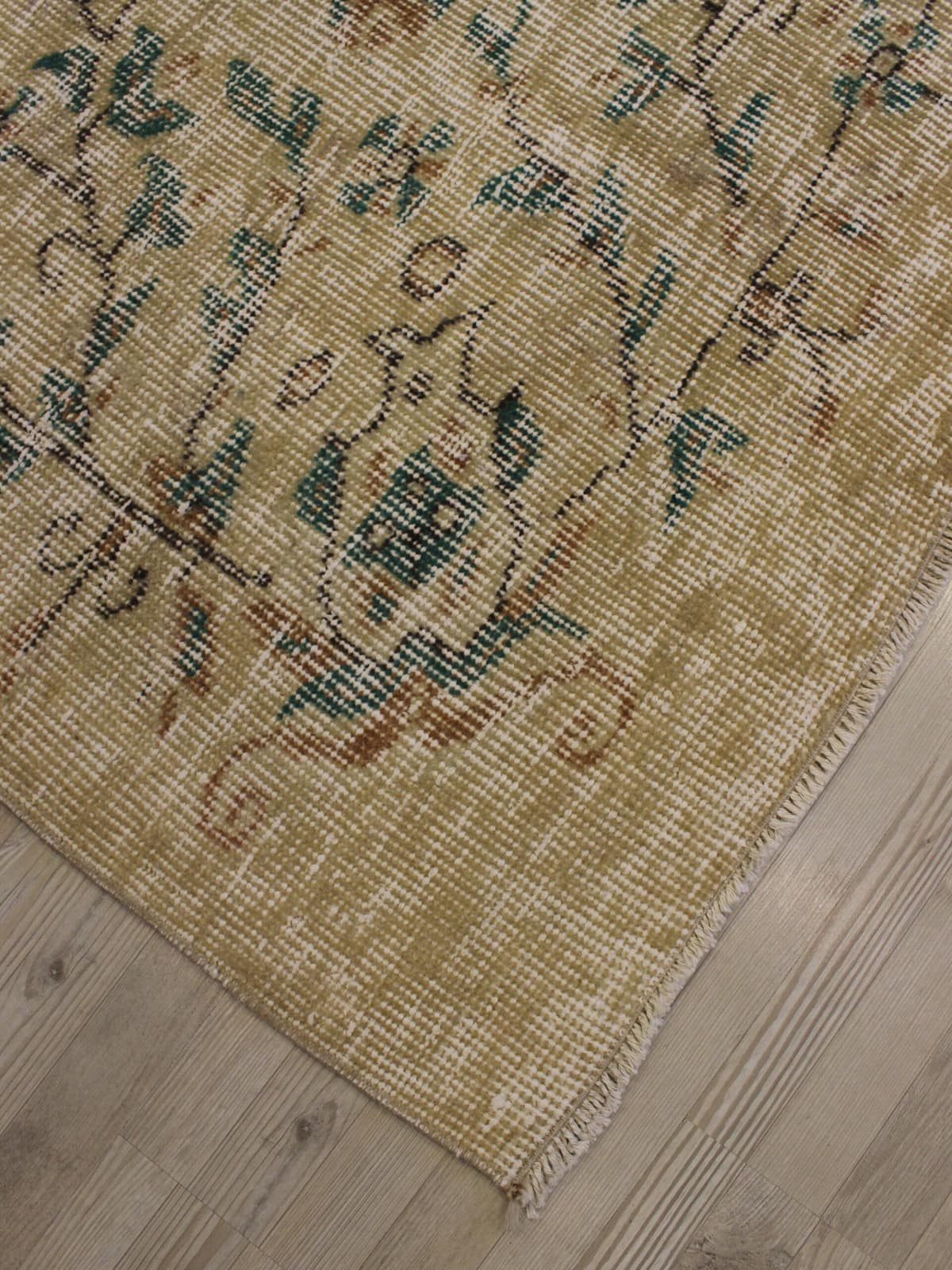 Vintage Hand-Woven Wool Rug — detail view 5, handmade vintage rug