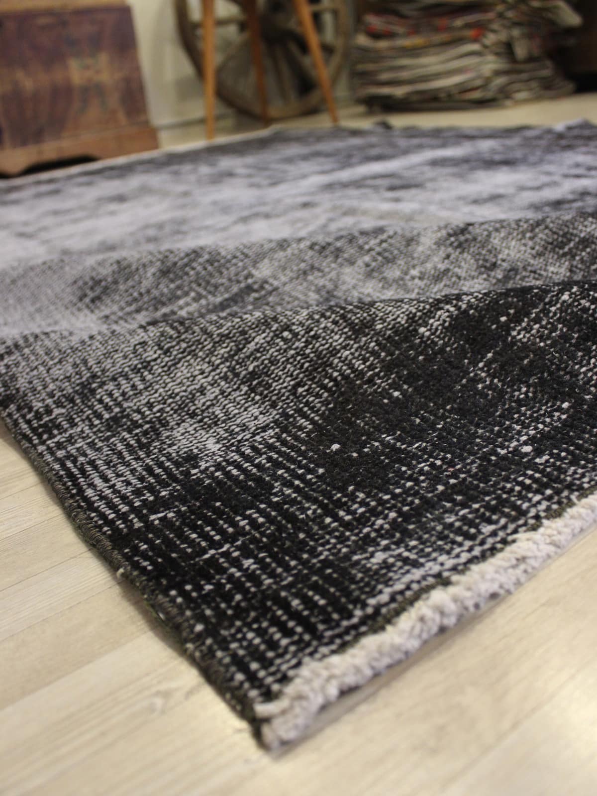 Handmade Vintage Wool Rug — detail view 5, handmade vintage rug
