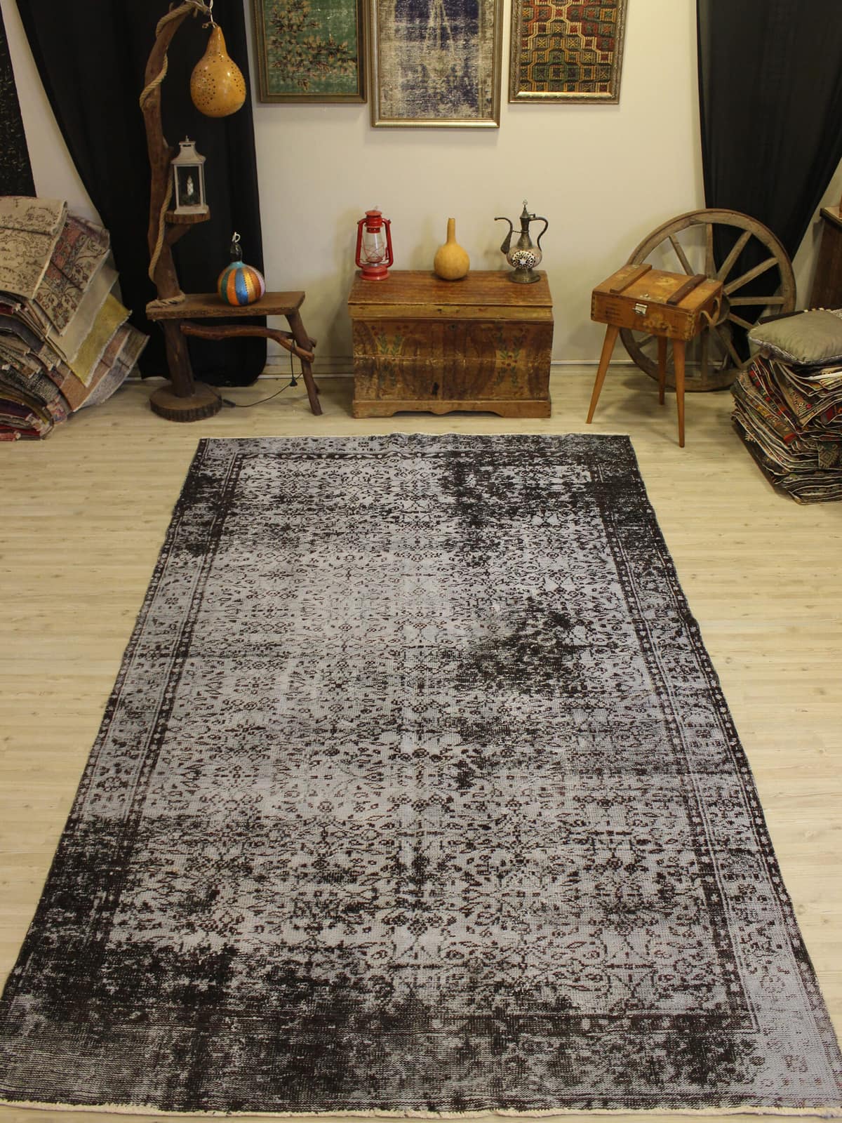 Handwoven Vintage Wool Rug — detail view 2, handmade vintage rug
