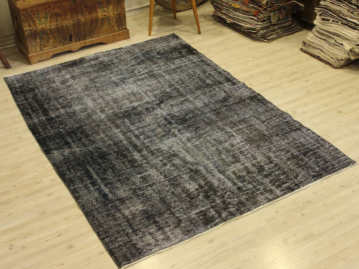 Distressed Vintage Wool Rug, vintage rug, Handmade, hand-knotted wool, size 152 × 283 cm, from Manisa