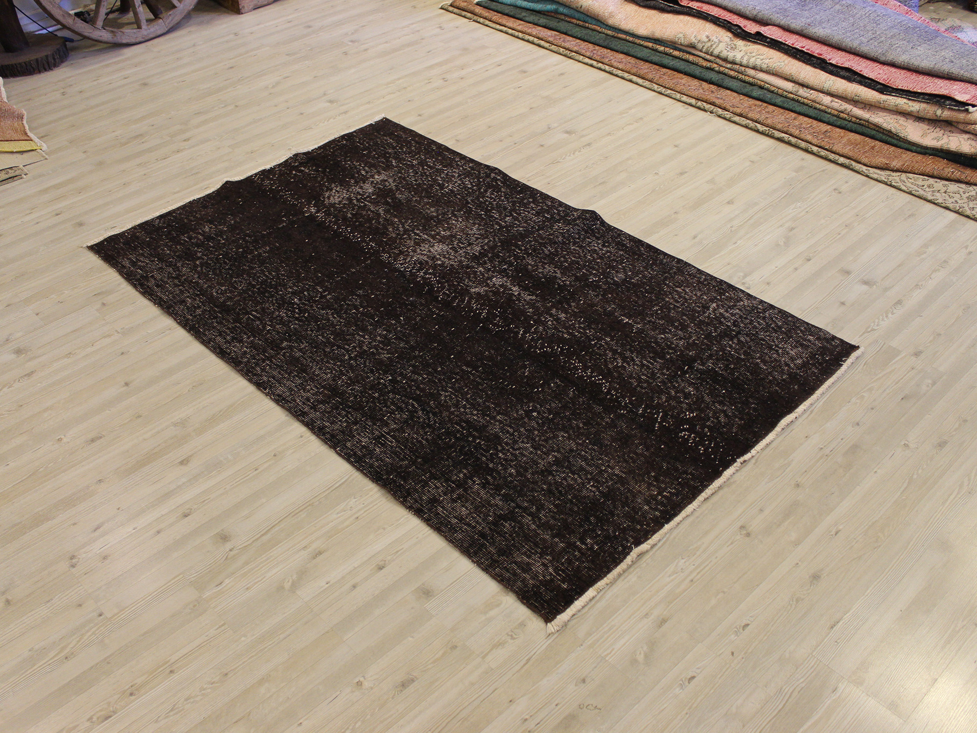 Hand-Woven Wool Vintage Rug, vintage rug, Handmade, hand-knotted wool & cotton, size 114 × 183 cm, from Van