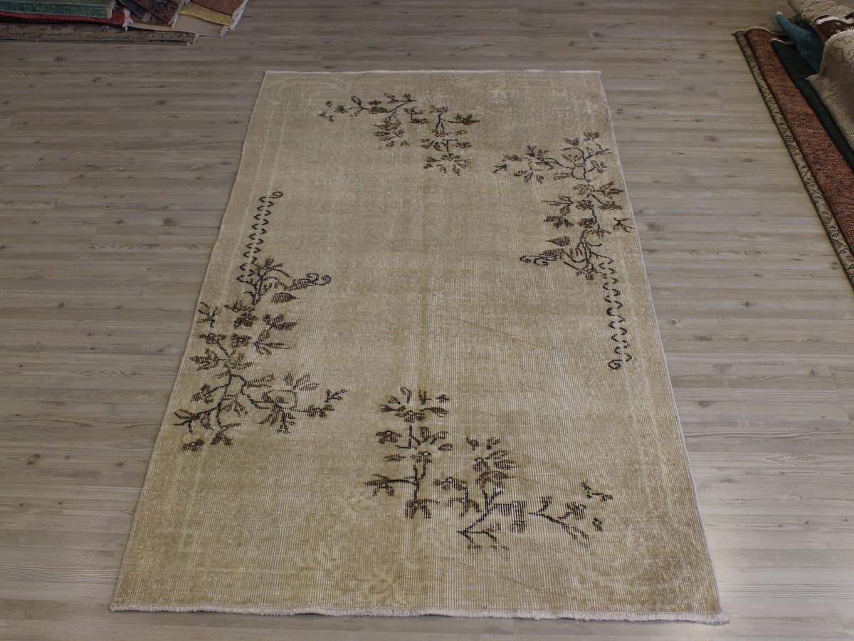 Handmade Wool Rug, Vintage — detail view 2, handmade vintage rug
