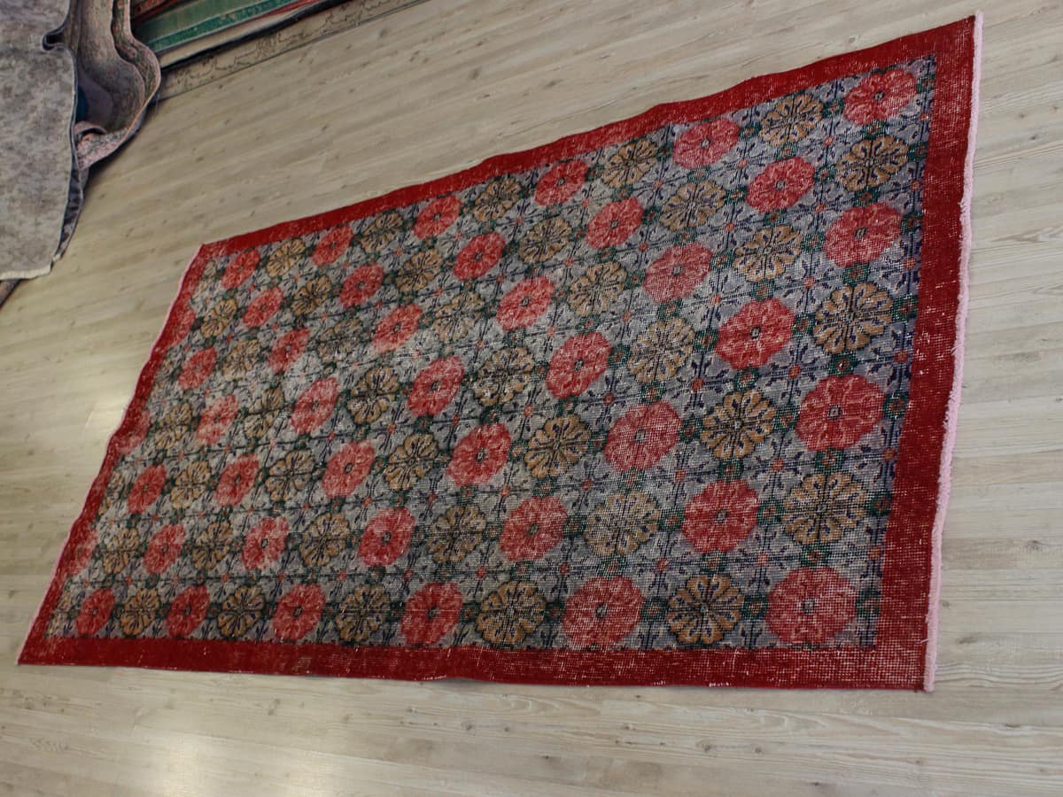 Hand-Woven Wool Rug — detail view 3, handmade vintage rug
