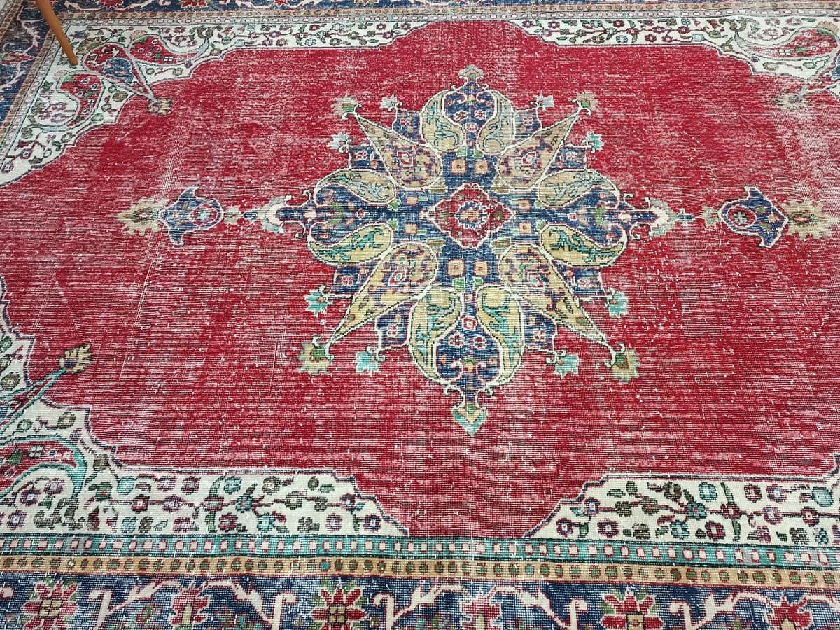 100% Wool Vintage Distressed Rug — detail view 3, vintage vintage rug