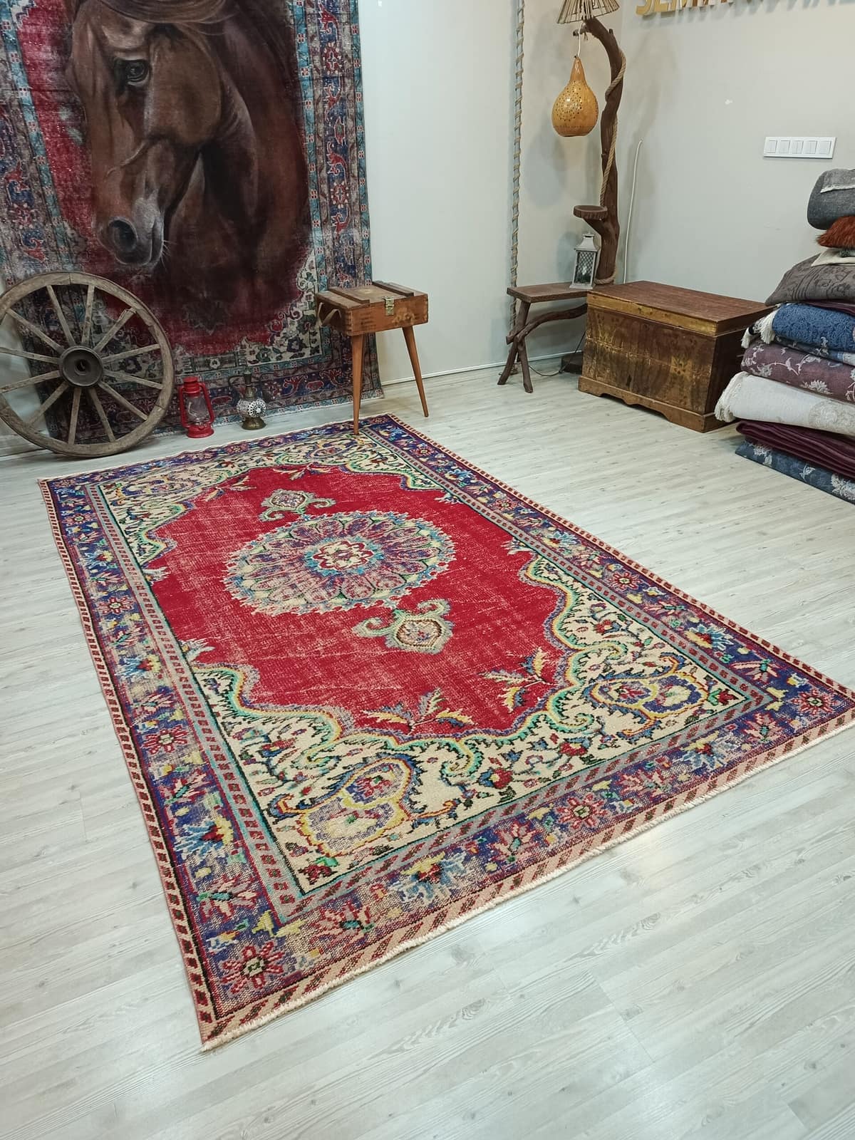Vintage 100% Wool Rug — detail view 2, handmade vintage rug