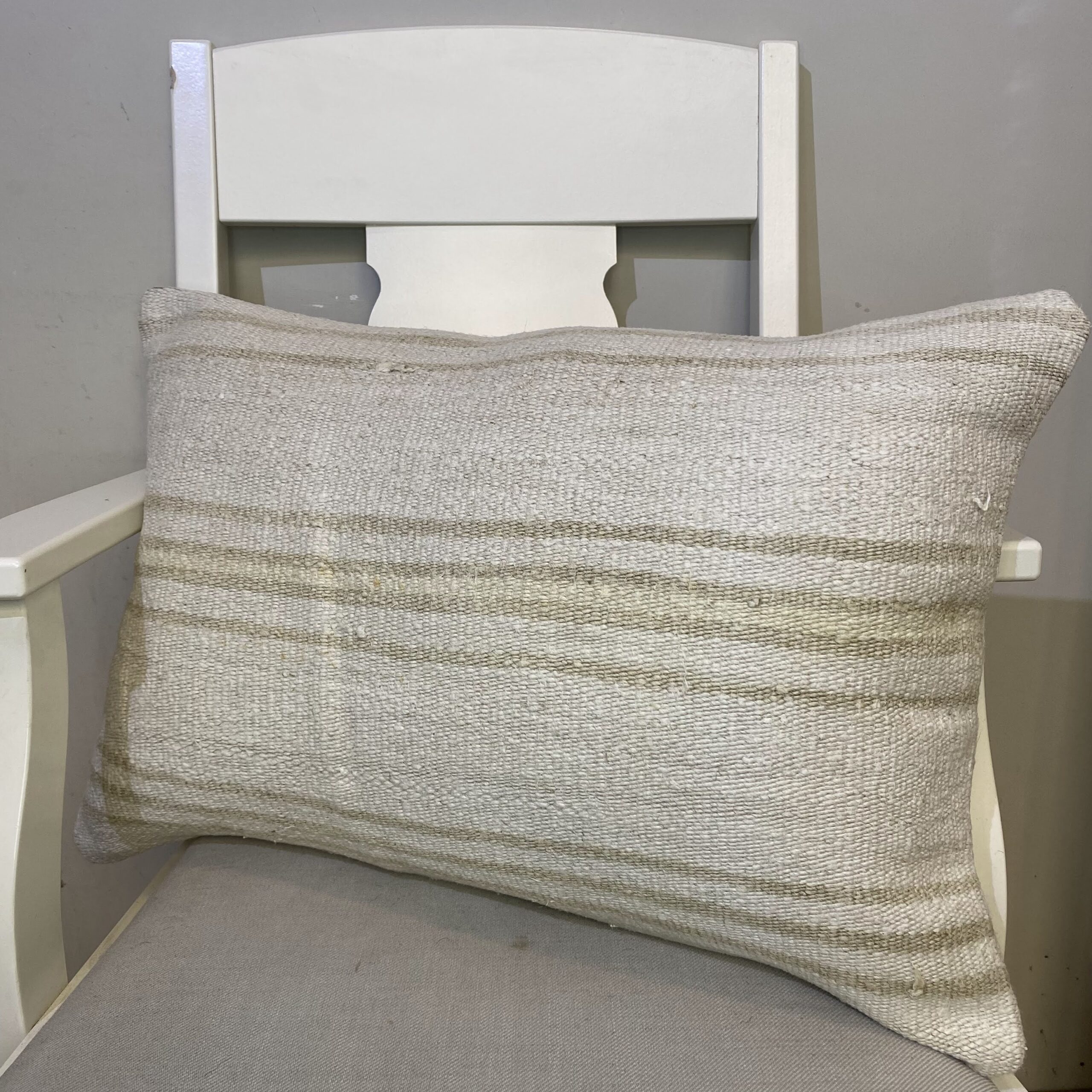 Hand-Woven Pillowcase, Kilim rug, silk wool/weave, size 40 × 60 cm, from Anatolia, SKU 441