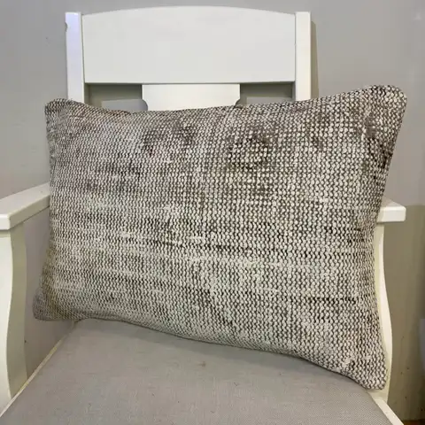Hand-Woven Pillowcase, Kilim rug, wool, cotton & silk wool/weave, size 40 × 60 cm, from Kayseri, SKU 448