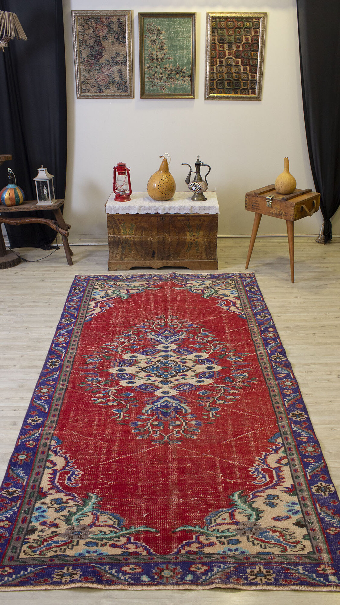 Traditional Vintage Handmade Rug 10,500, Handmade rug, wool & silk wool/weave, size 140 × 270 cm, from Manisa, SKU 10500